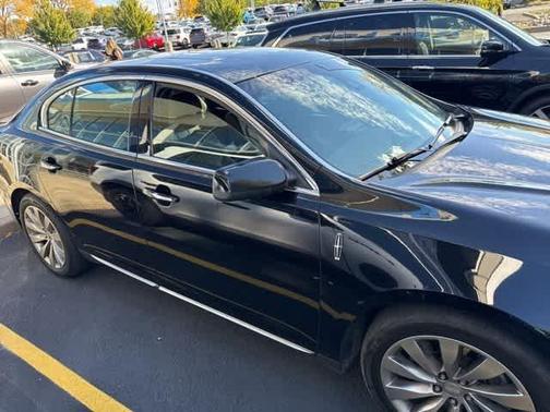 2016 Lincoln MKS Base