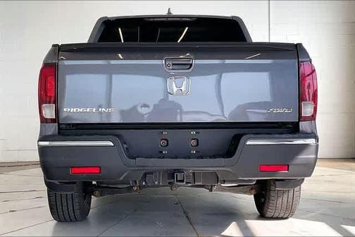 Modern Steel Metallic 2017 Honda Ridgeline RTL