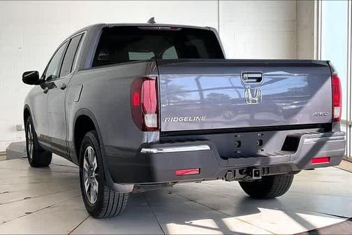 Modern Steel Metallic 2017 Honda Ridgeline RTL