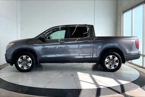 Modern Steel Metallic 2017 Honda Ridgeline RTL
