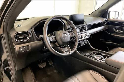 Crystal Black Pearl 2025 Honda Pilot TrailSport