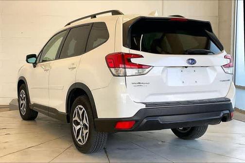 Crystal White Pearl 2021 Subaru Forester Premium