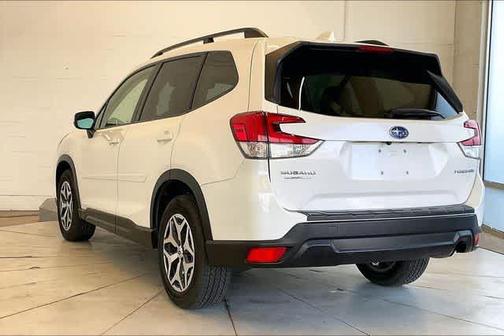 Crystal White Pearl 2021 Subaru Forester Premium