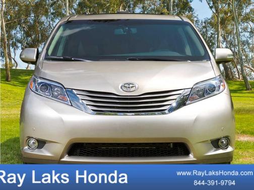 Silver Sky Metallic 2016 Toyota Sienna LE