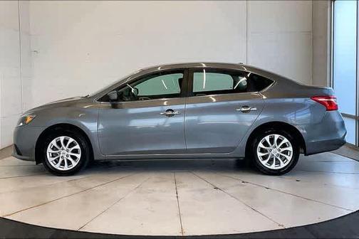 Gun Metallic 2018 Nissan Sentra SV