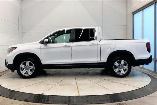 Platinum White Pearl 2026 Honda Ridgeline RTL