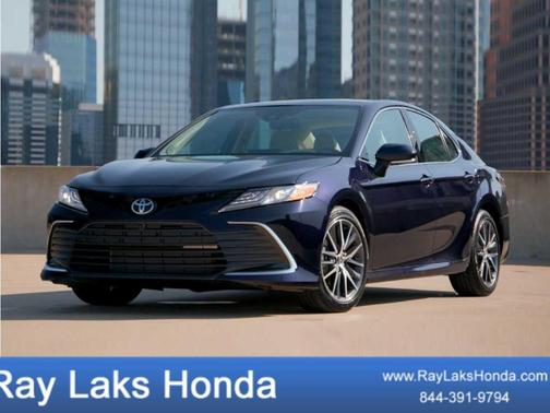 Celestial Silver Metallic 2021 Toyota Camry SE