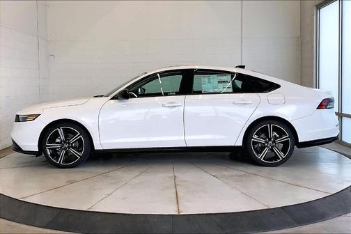 Platinum White Pearl 2026 Honda Accord SE