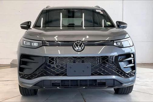 Platinum Gray Metallic 2025 Volkswagen Tiguan 2.0T SE R-Line Black