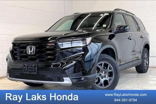 Crystal Black Pearl 2024 Honda Pilot TrailSport