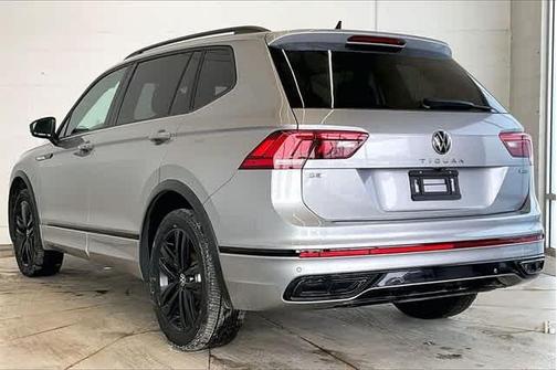 2022 Volkswagen Tiguan 2.0T SE R-Line Black
