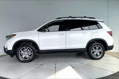 Platinum White Pearl 2024 Honda Passport TrailSport