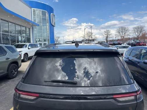 Metallic 2023 Jeep Grand Cherokee Altitude