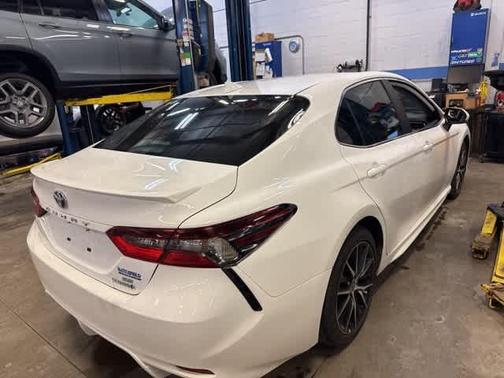 2023 Toyota Camry Hybrid SE