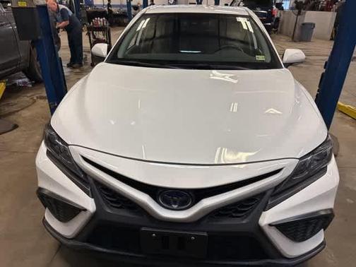 2023 Toyota Camry Hybrid SE