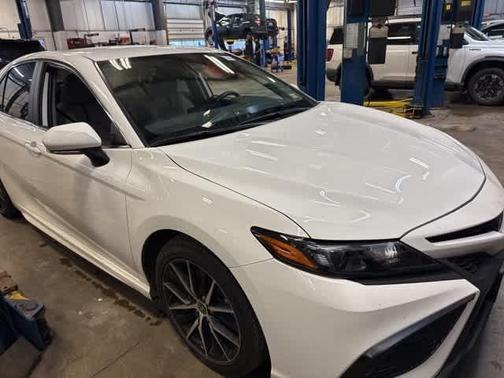 2023 Toyota Camry Hybrid SE