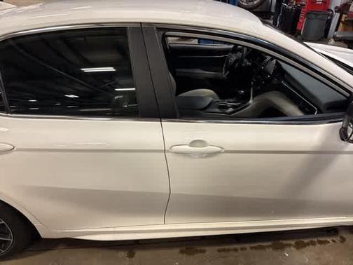 2023 Toyota Camry Hybrid SE