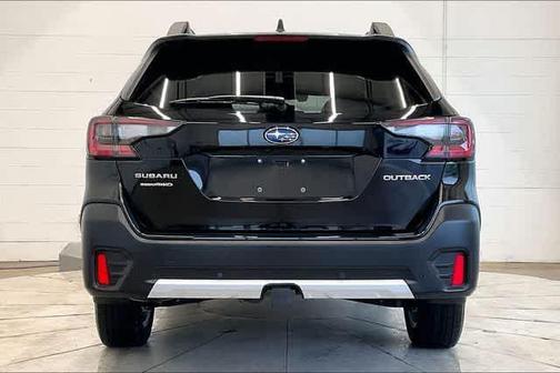 Crystal Black Silica 2022 Subaru Outback Limited