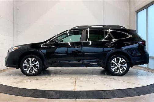 Crystal Black Silica 2022 Subaru Outback Limited