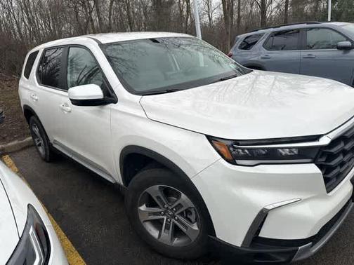Platinum White Pearl 2024 Honda Pilot EX-L