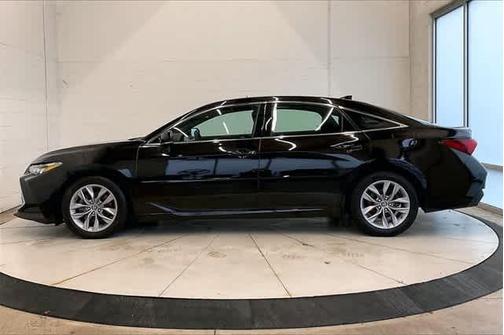 2019 Toyota Avalon XLE