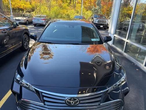 2019 Toyota Avalon XLE