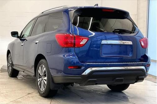 2020 Nissan Pathfinder SV