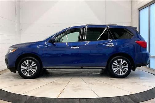 2020 Nissan Pathfinder SV