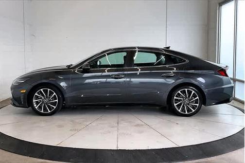2022 Hyundai SONATA Limited