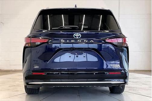 2023 Toyota Sienna Platinum 7 passenger