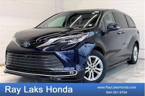2023 Toyota Sienna Platinum 7 passenger