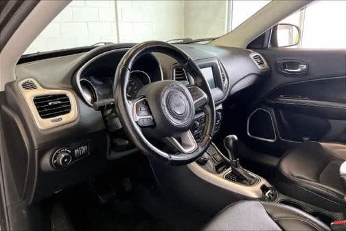 Granite Crystal Clearcoat Metallic 2019 Jeep Compass Latitude