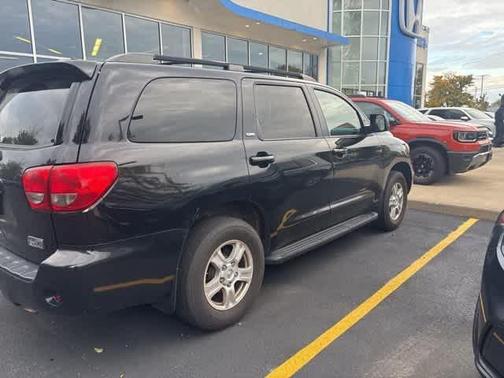 2017 Toyota Sequoia SR5