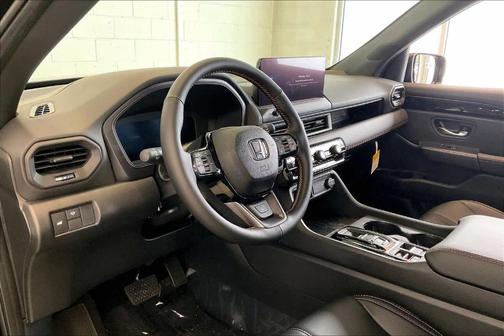 Crystal Black Pearl 2026 Honda Pilot TrailSport
