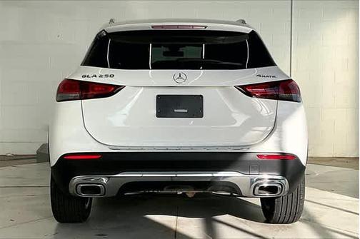 2022 Mercedes-Benz GLA 250 Base 4MATIC