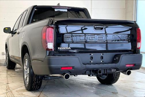 Crystal Black Pearl 2026 Honda Ridgeline RTL