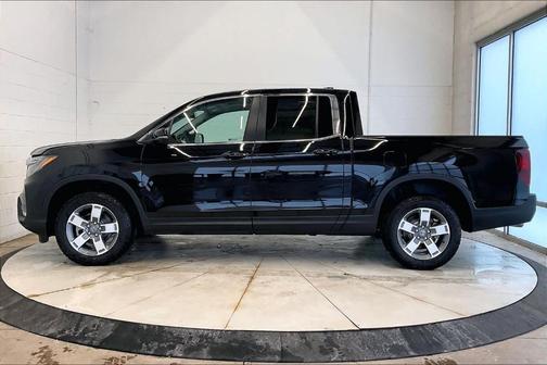 Crystal Black Pearl 2026 Honda Ridgeline RTL