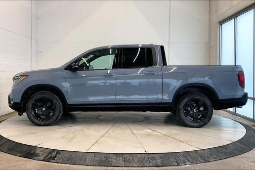 Sonic Gray Pearl 2026 Honda Ridgeline Black Edition