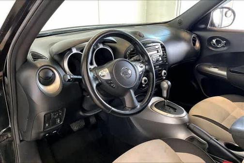 Sapphire Black 2014 Nissan Juke SV