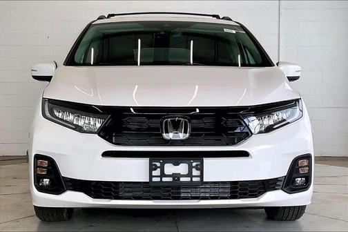 Platinum White Pearl 2026 Honda Odyssey Touring