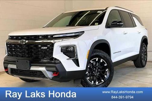 Summit White 2024 Chevrolet Traverse Z71