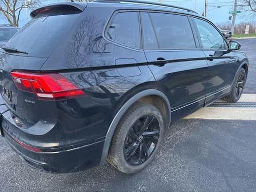 2023 Volkswagen Tiguan 2.0T SE R-Line Black