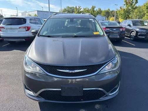 2018 Chrysler Pacifica Touring-L