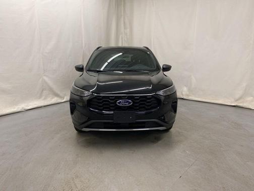 AGATE BLACK METALLIC 2025 Ford Escape ST-Line