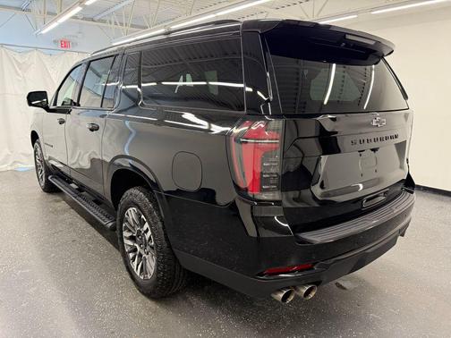 2025 Chevrolet Suburban 4WD Z71
