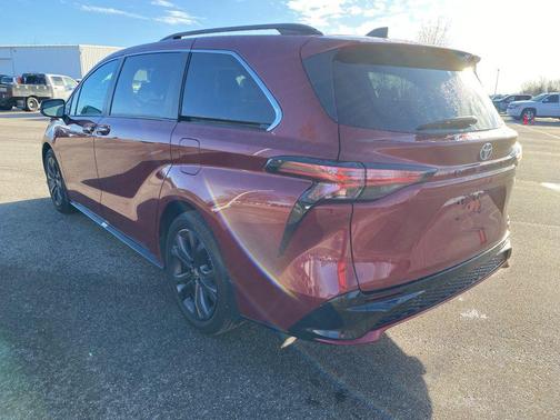 2022 Toyota Sienna XSE 7 Passenger
