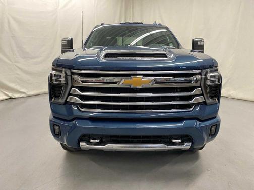 2025 Chevrolet Silverado 3500 High Country