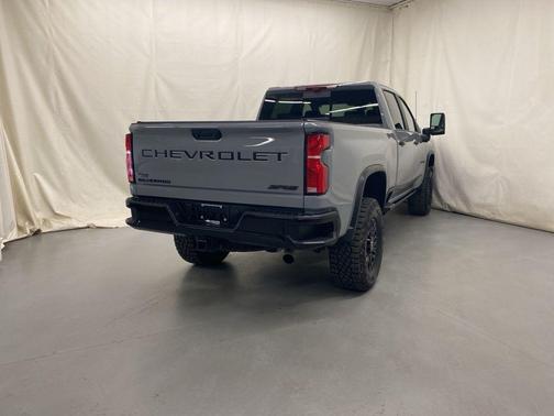 2025 Chevrolet Silverado 2500 4WD Crew Cab Standard Bed ZR2