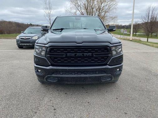Diamond Black Crystal Pearlcoat 2022 RAM 1500 Big Horn/Lone Star