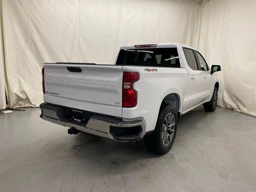 Summit White 2026 Chevrolet Silverado 1500 LT